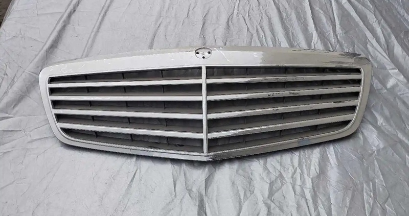 Решетка радиатора Mercedes E W212 2009-2013